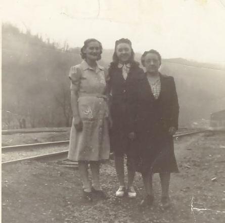 Eunice Walters, Edith Walters, Emily Walters.jpg